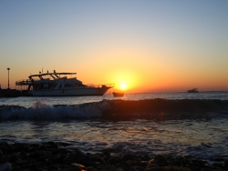 Море, закат, яхты - Сафага
